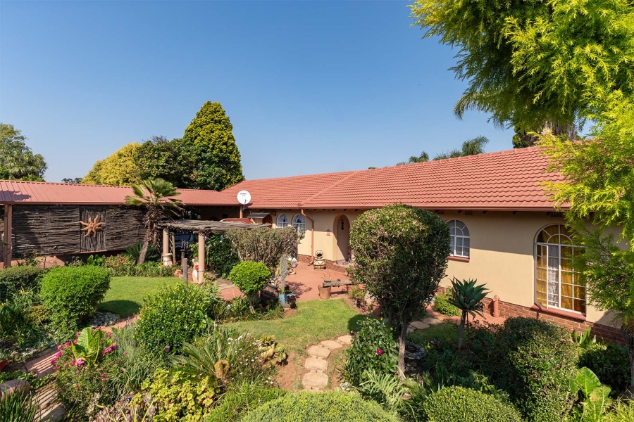 3 Bedroom Property for Sale in Bonaero Park Gauteng