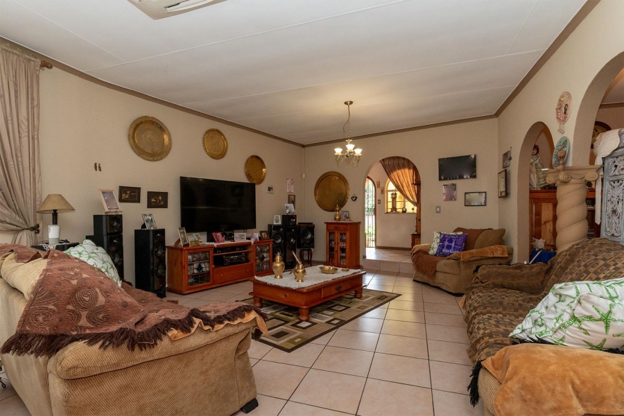 3 Bedroom Property for Sale in Bonaero Park Gauteng