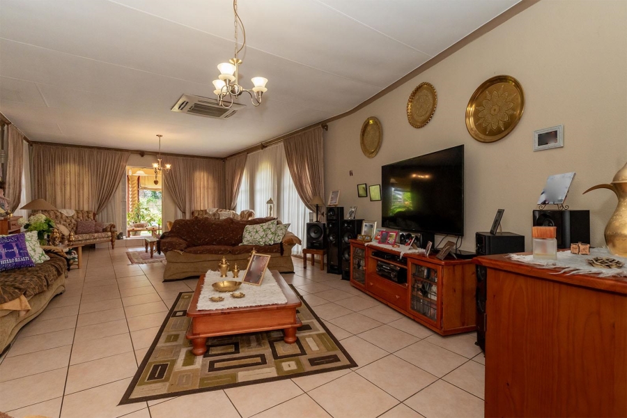 3 Bedroom Property for Sale in Bonaero Park Gauteng