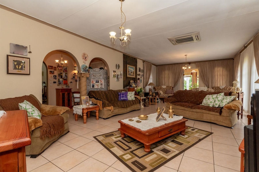 3 Bedroom Property for Sale in Bonaero Park Gauteng