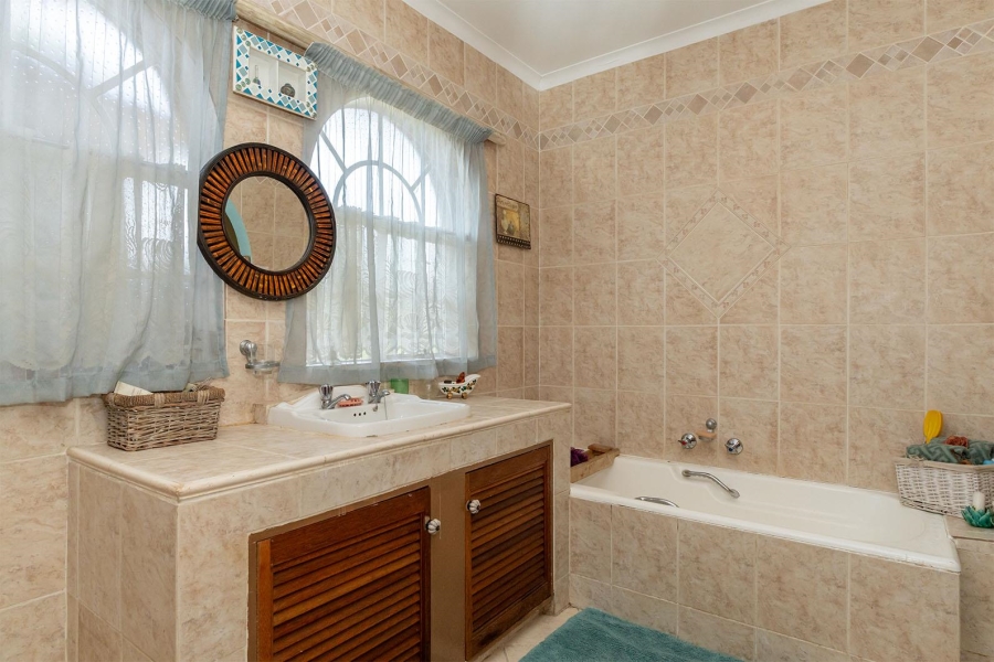 3 Bedroom Property for Sale in Bonaero Park Gauteng