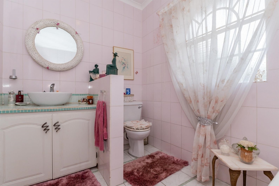 3 Bedroom Property for Sale in Bonaero Park Gauteng