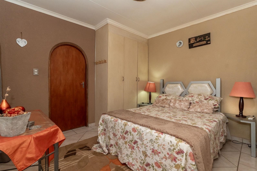 3 Bedroom Property for Sale in Bonaero Park Gauteng