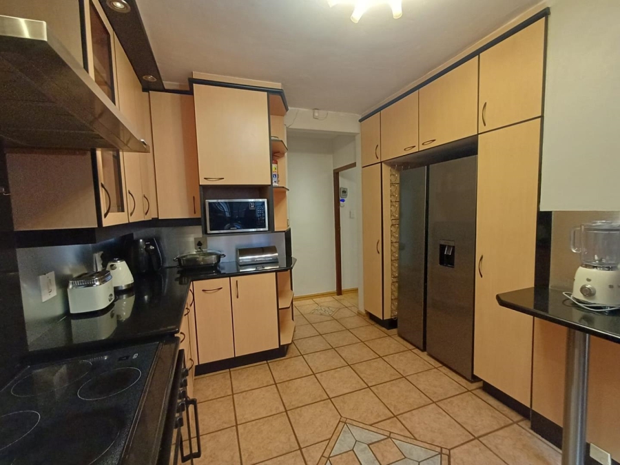 To Let 3 Bedroom Property for Rent in Olivedale Gauteng