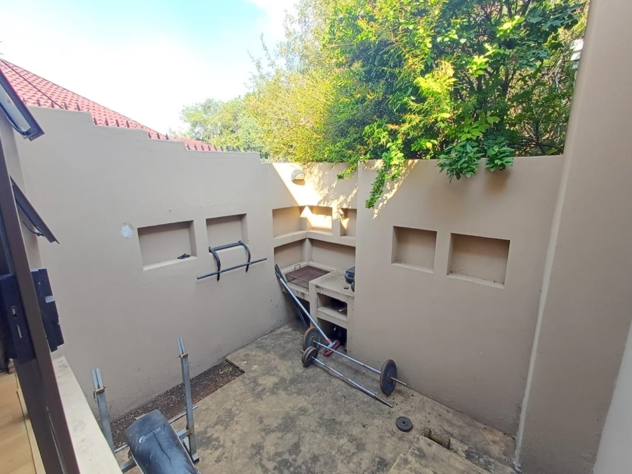 To Let 3 Bedroom Property for Rent in Olivedale Gauteng