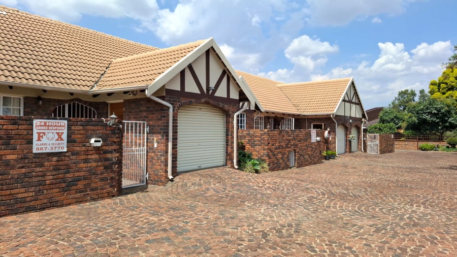 To Let 2 Bedroom Property for Rent in Brackenhurst Gauteng