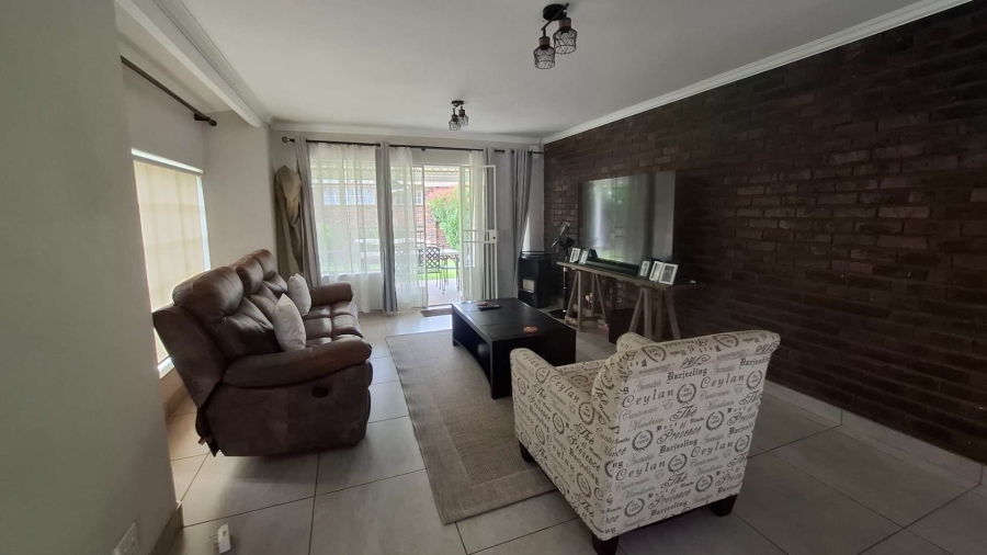 To Let 2 Bedroom Property for Rent in Brackenhurst Gauteng