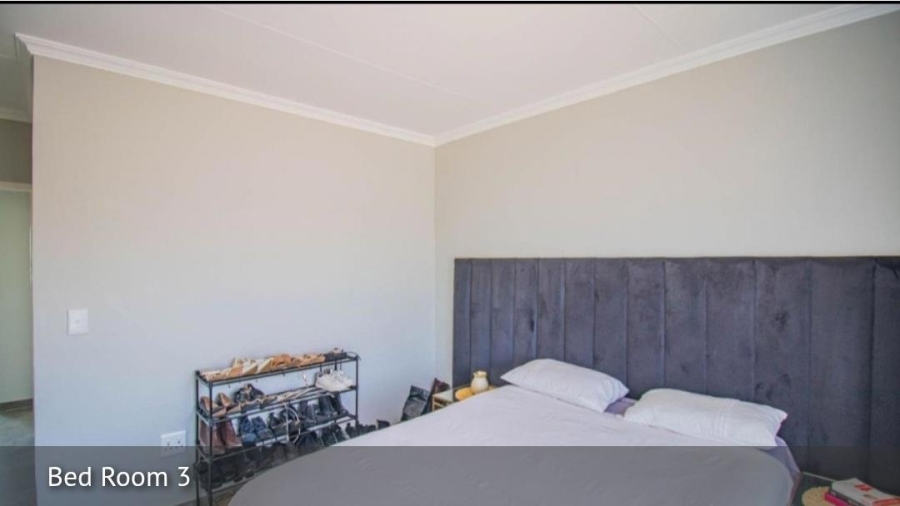 3 Bedroom Property for Sale in Blue Hills Gauteng