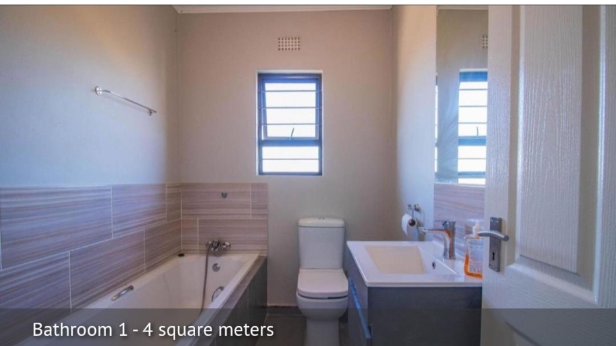 3 Bedroom Property for Sale in Blue Hills Gauteng