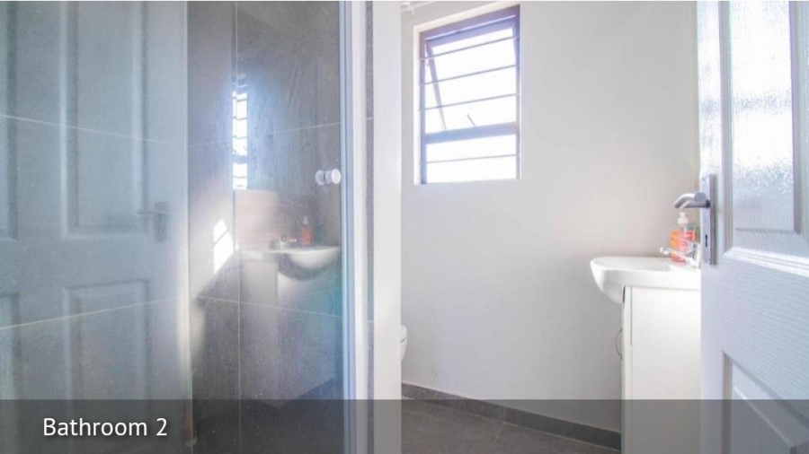 3 Bedroom Property for Sale in Blue Hills Gauteng
