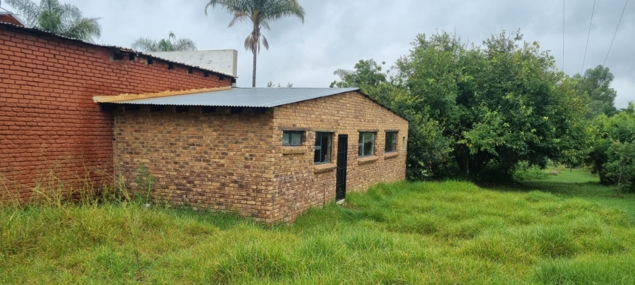 0 Bedroom Property for Sale in De Tweedespruit Gauteng