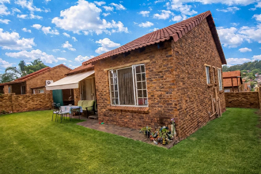 2 Bedroom Property for Sale in Wilgeheuwel Gauteng