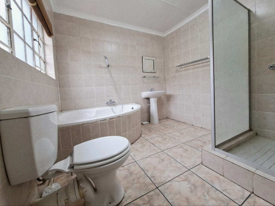 To Let 3 Bedroom Property for Rent in Amorosa Gauteng