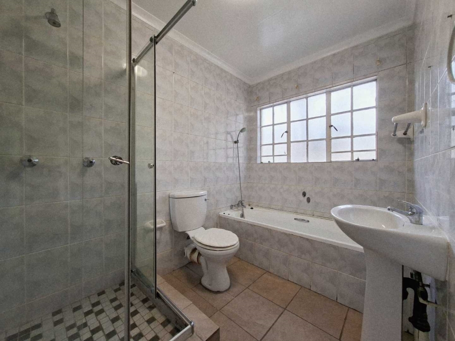 To Let 3 Bedroom Property for Rent in Amorosa Gauteng