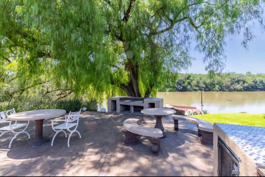 To Let 2 Bedroom Property for Rent in Peacehaven Gauteng