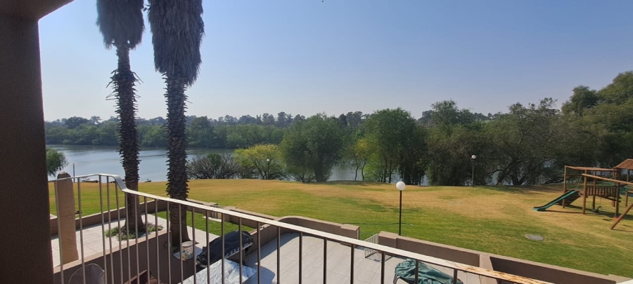 To Let 2 Bedroom Property for Rent in Peacehaven Gauteng