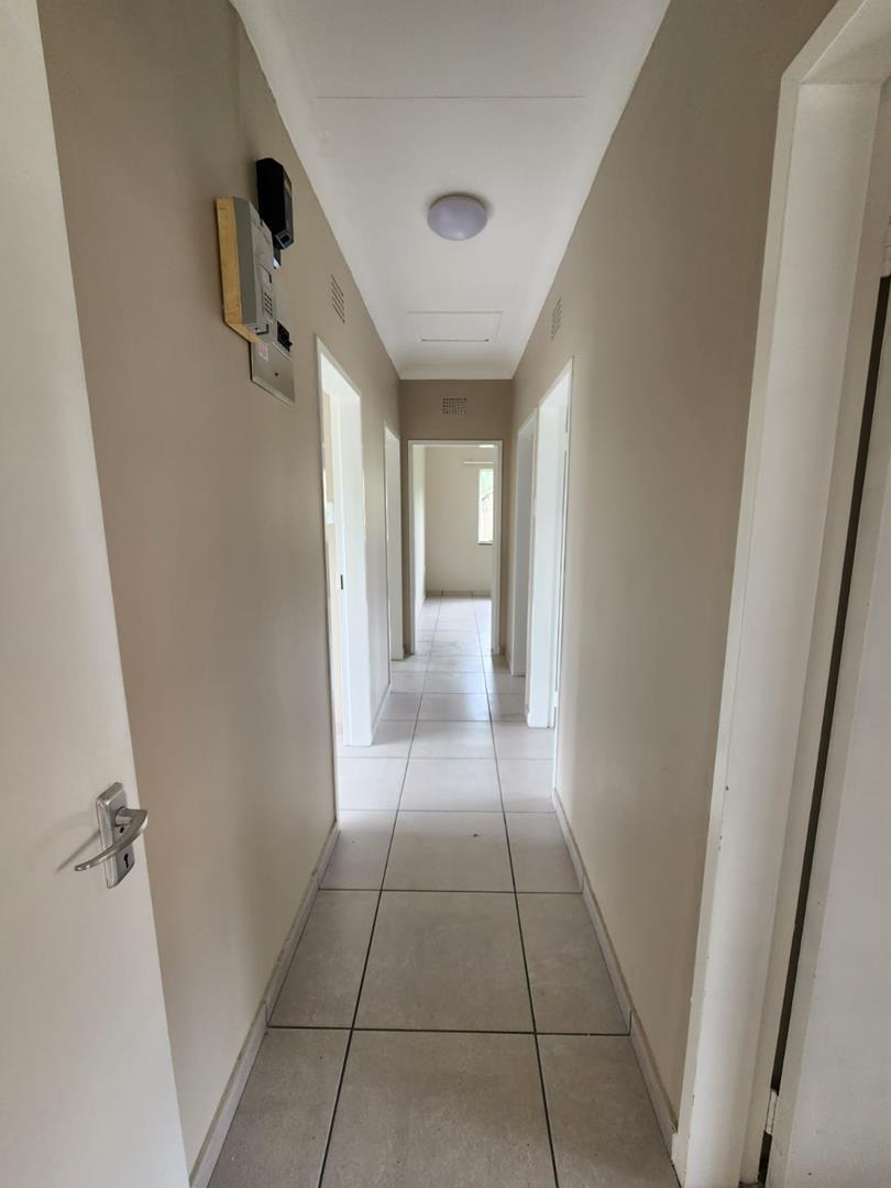 To Let 4 Bedroom Property for Rent in Rothdene Gauteng