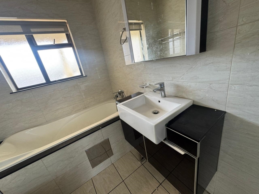 2 Bedroom Property for Sale in Craigavon Gauteng