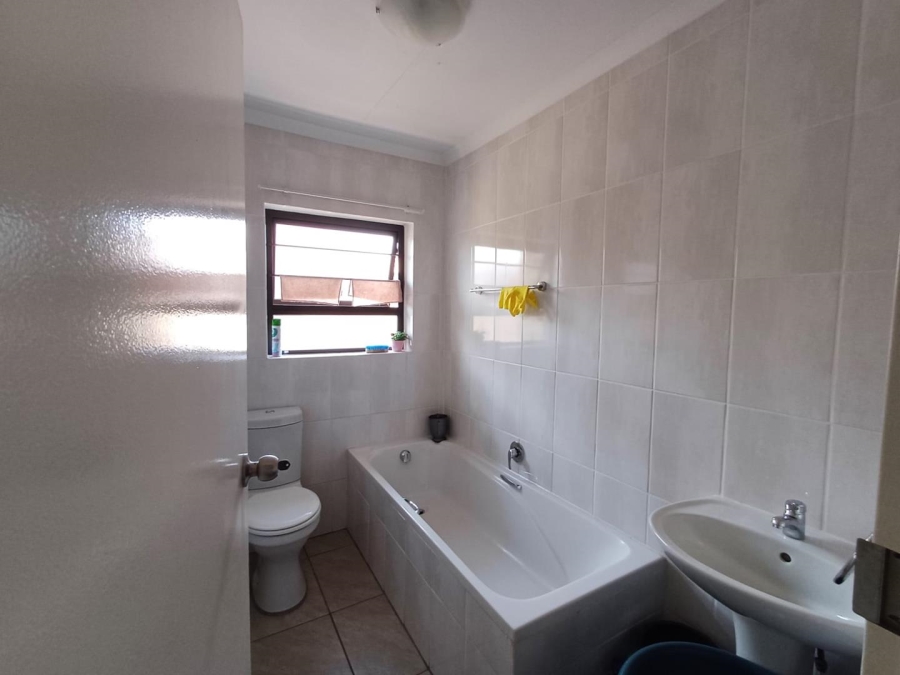 To Let 2 Bedroom Property for Rent in Honeydew Gauteng