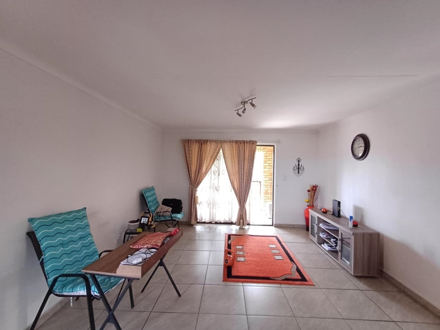 To Let 2 Bedroom Property for Rent in Honeydew Gauteng