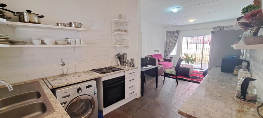 To Let 2 Bedroom Property for Rent in Sundowner Gauteng