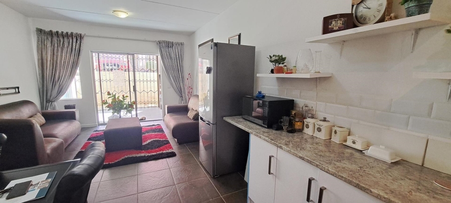 To Let 2 Bedroom Property for Rent in Sundowner Gauteng