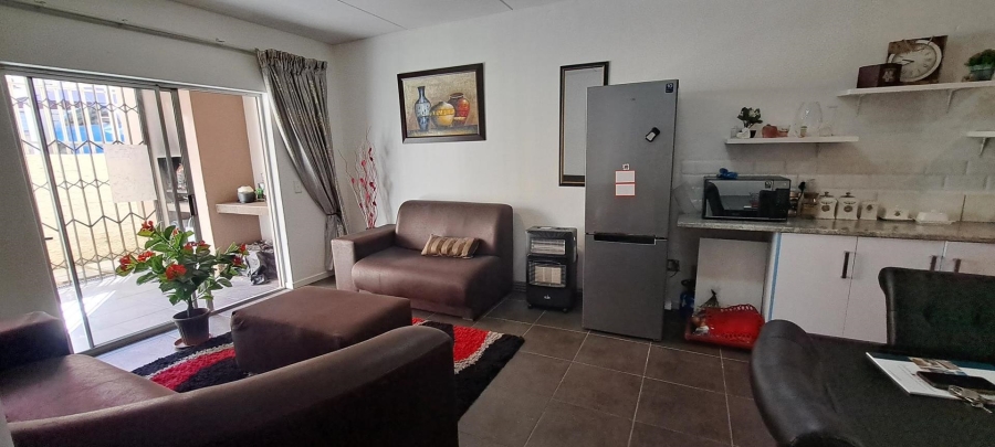 To Let 2 Bedroom Property for Rent in Sundowner Gauteng