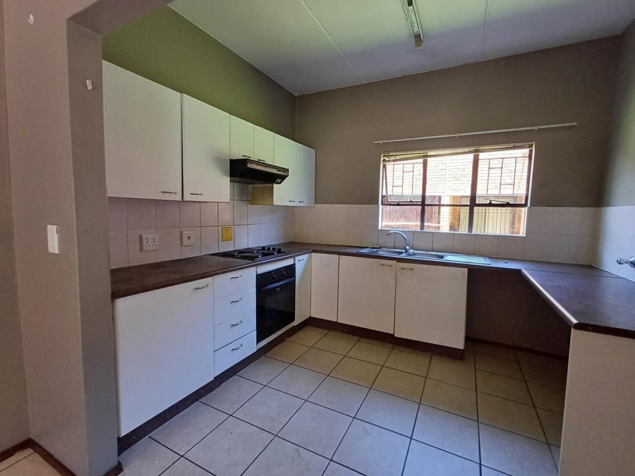 To Let 2 Bedroom Property for Rent in Wilgeheuwel Gauteng
