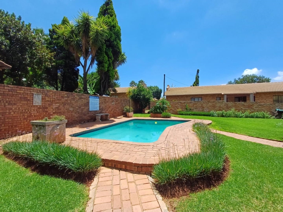 To Let 2 Bedroom Property for Rent in Wilgeheuwel Gauteng