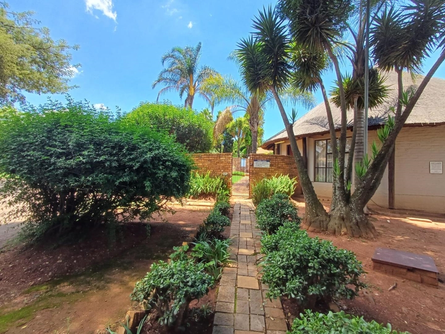 To Let 2 Bedroom Property for Rent in Wilgeheuwel Gauteng