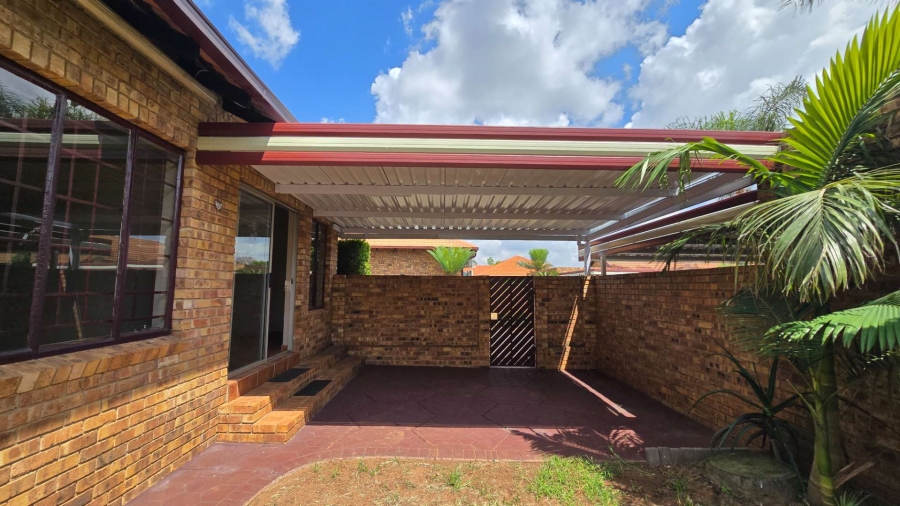 3 Bedroom Property for Sale in Magalieskruin Gauteng