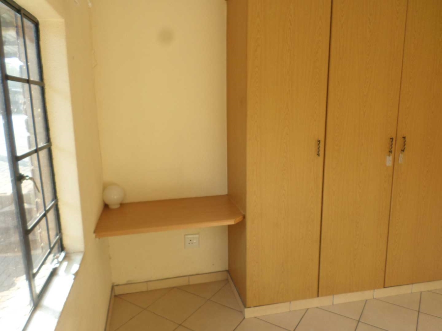 To Let 1 Bedroom Property for Rent in Philip Nel Park Gauteng