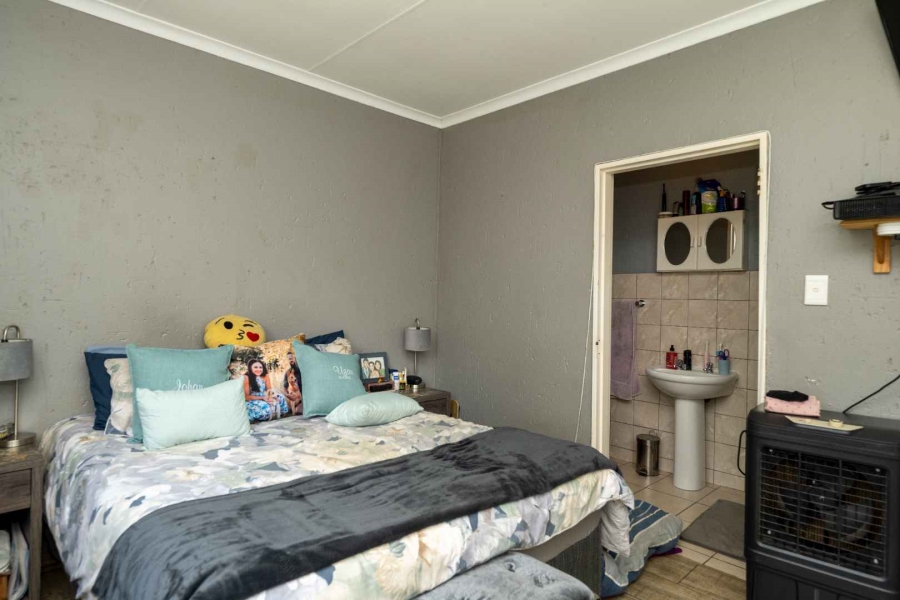 3 Bedroom Property for Sale in Ravenswood Gauteng