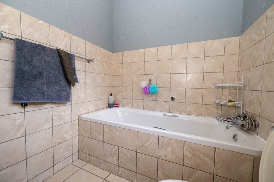 3 Bedroom Property for Sale in Ravenswood Gauteng