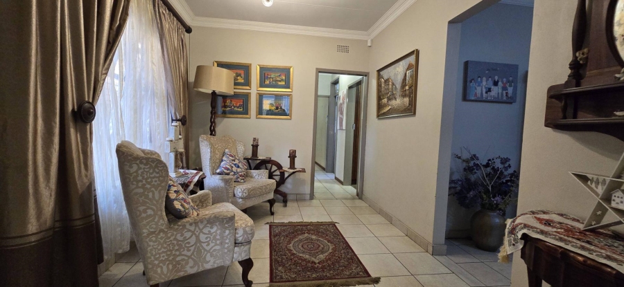 5 Bedroom Property for Sale in Brackendowns Gauteng