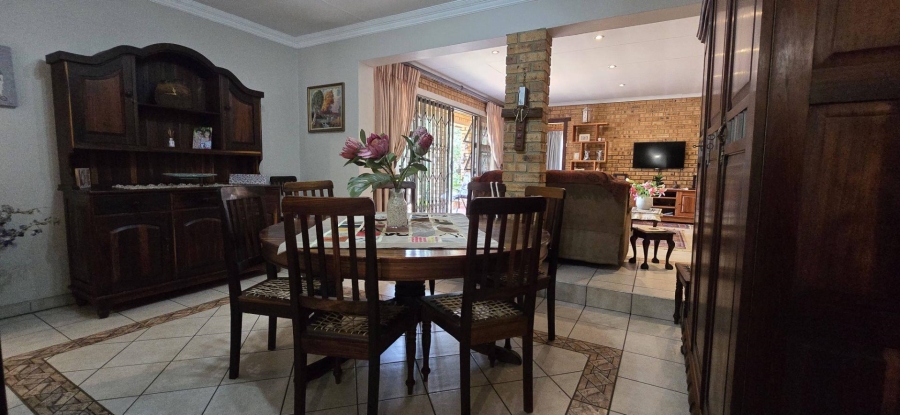 5 Bedroom Property for Sale in Brackendowns Gauteng