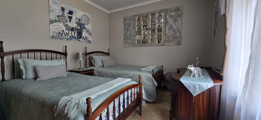 5 Bedroom Property for Sale in Brackendowns Gauteng