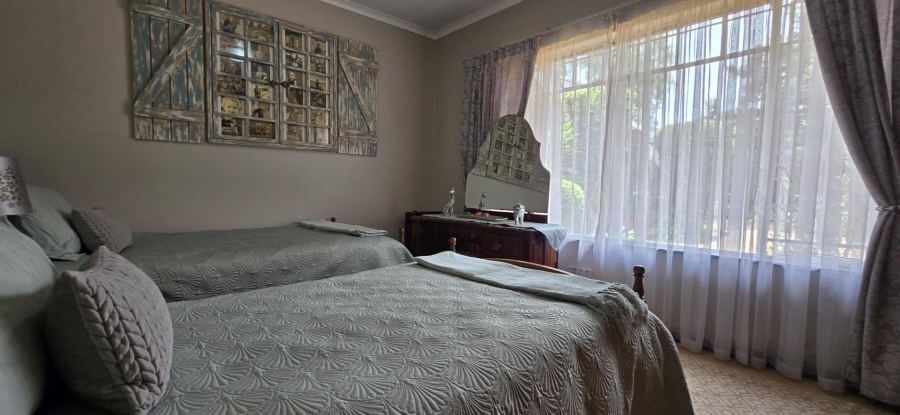 5 Bedroom Property for Sale in Brackendowns Gauteng