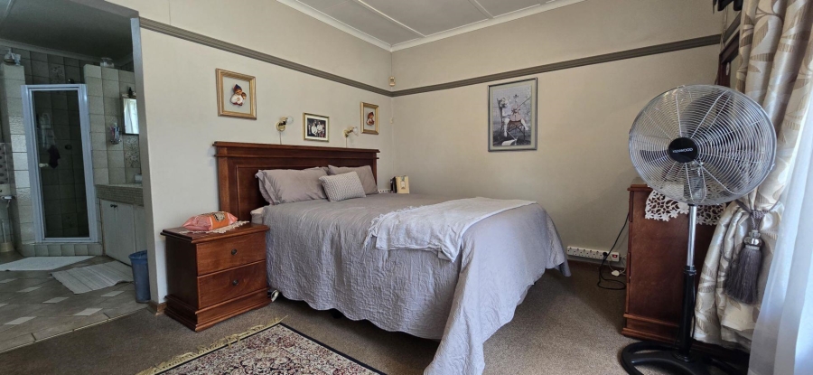 5 Bedroom Property for Sale in Brackendowns Gauteng