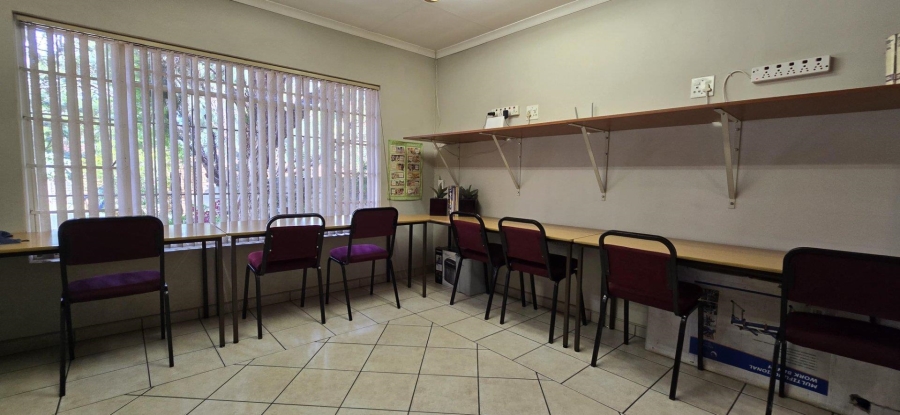 5 Bedroom Property for Sale in Brackendowns Gauteng