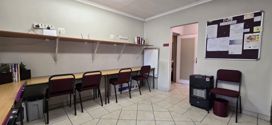 5 Bedroom Property for Sale in Brackendowns Gauteng