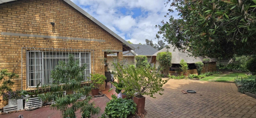 5 Bedroom Property for Sale in Brackendowns Gauteng