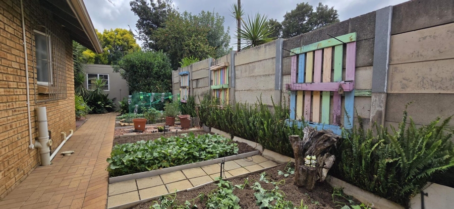 5 Bedroom Property for Sale in Brackendowns Gauteng