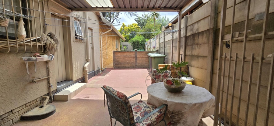 5 Bedroom Property for Sale in Brackendowns Gauteng