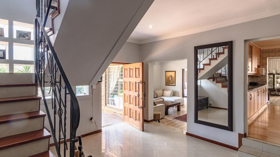 5 Bedroom Property for Sale in Mulbarton Gauteng