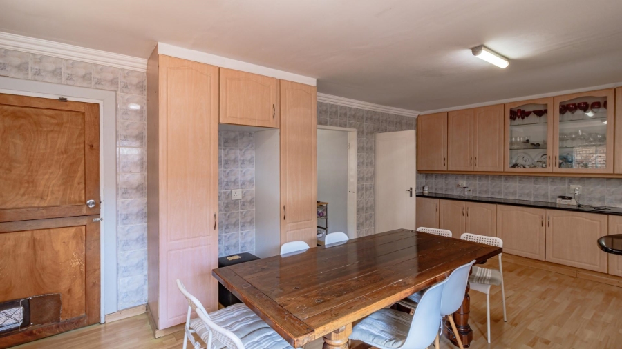 5 Bedroom Property for Sale in Mulbarton Gauteng