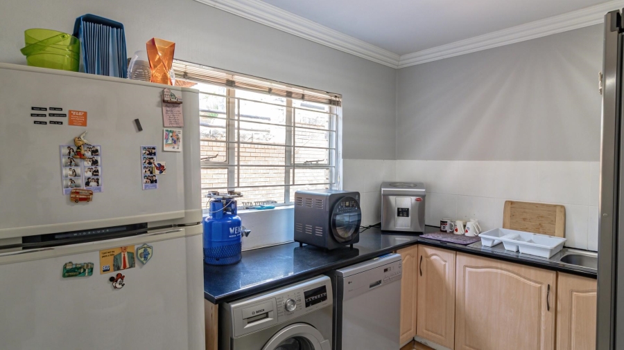 5 Bedroom Property for Sale in Mulbarton Gauteng