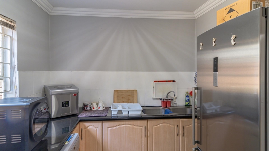 5 Bedroom Property for Sale in Mulbarton Gauteng