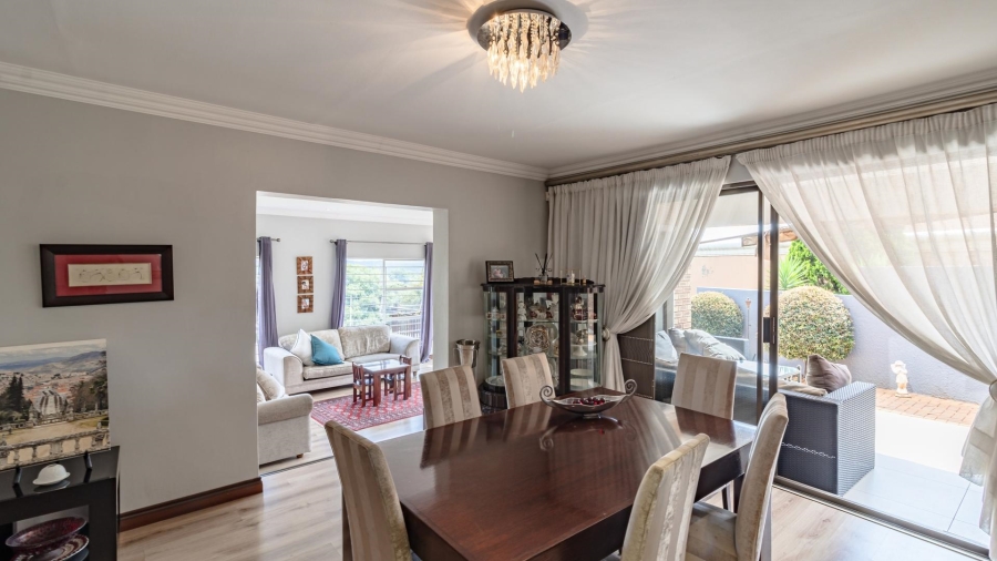 5 Bedroom Property for Sale in Mulbarton Gauteng