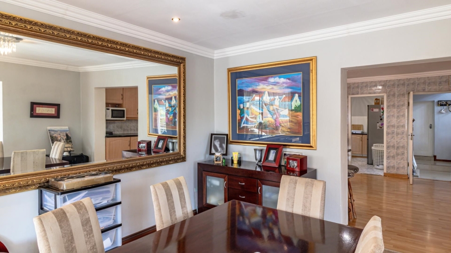 5 Bedroom Property for Sale in Mulbarton Gauteng